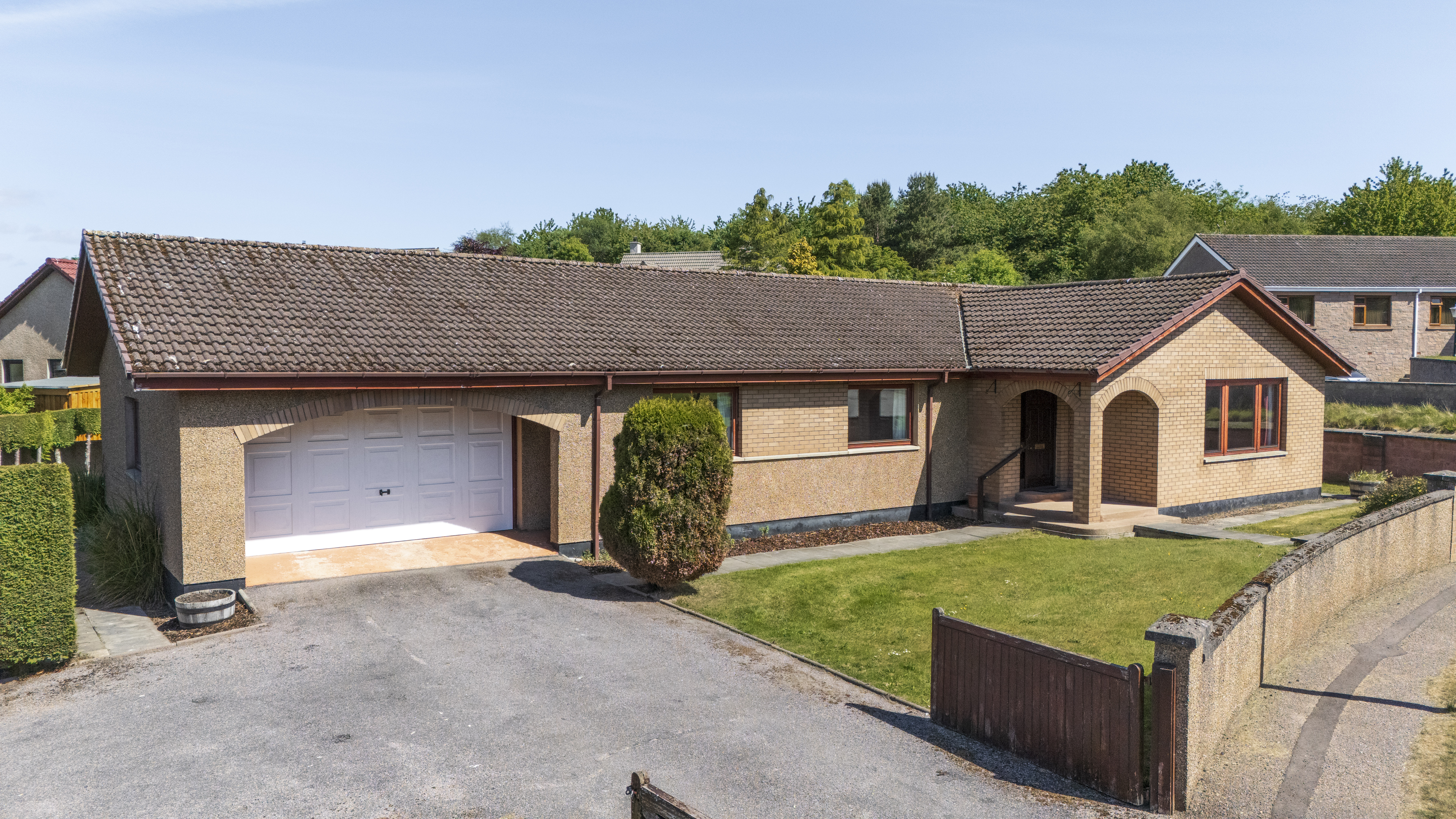 9 Rowan Crescent