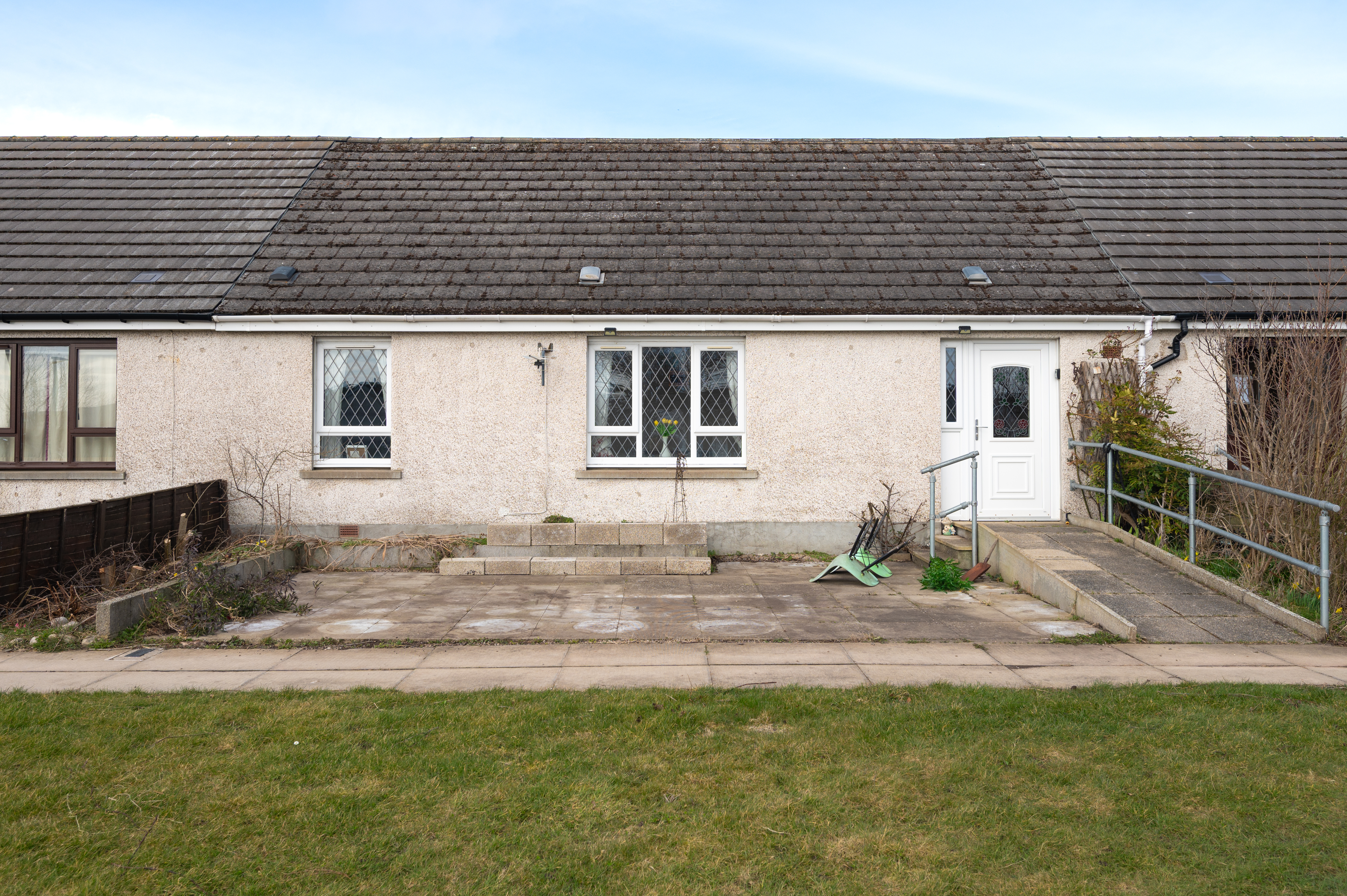  2 Clunie Crescent  